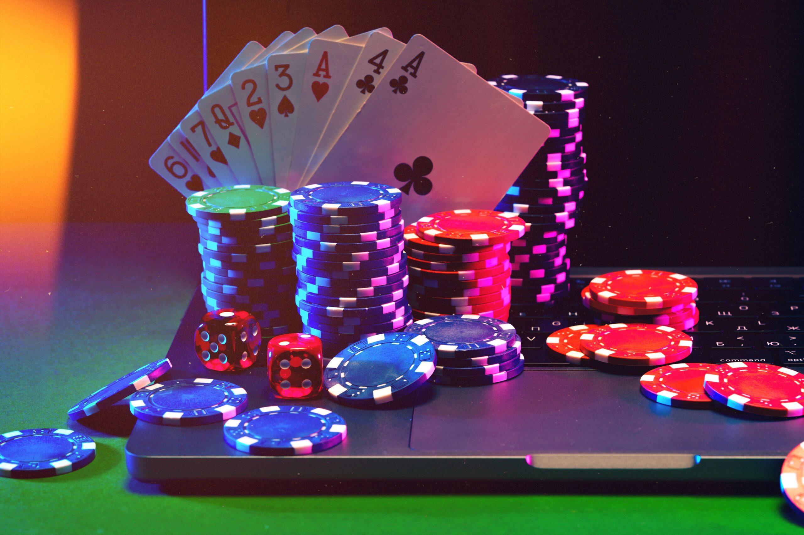 Poker Karten und Poker Chips